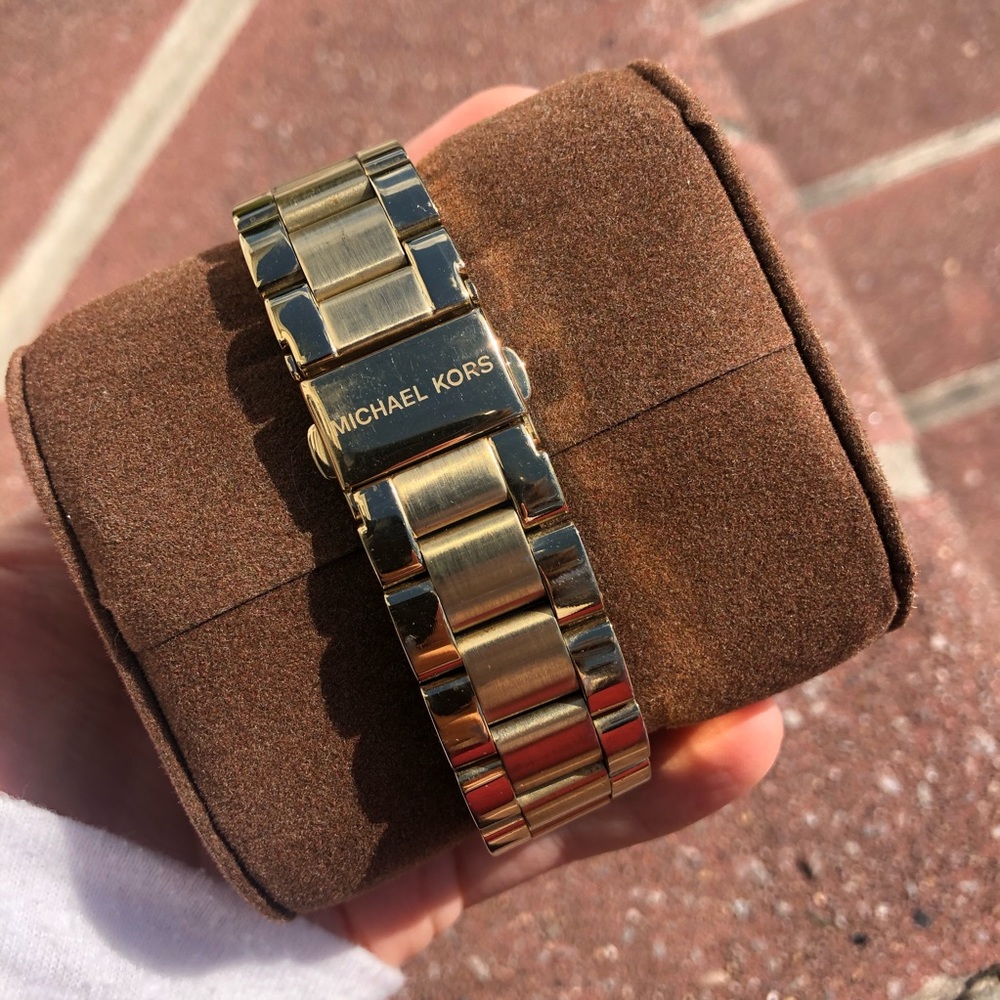 Michael Kors Watch - Picture 2 of 4